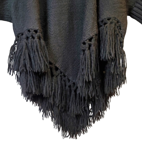 AUTHENTIC DOLCE & GABBANA Blk Wool Poncho w/ Sleeves and Fringe Sz 6 (42 EU) - Picture 4 of 12